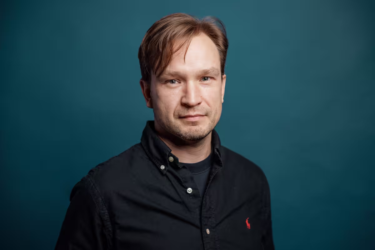 Henri Forss, Koodaava toimittaja